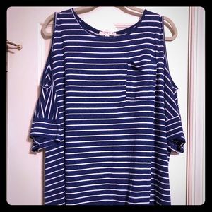 Umgee cold-shoulder tunic with pockets!